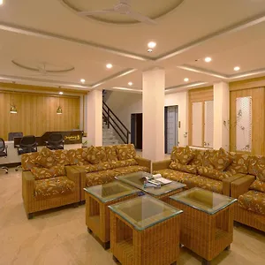 Hotel Haveli Jai Durga Facing With Swimming Pool